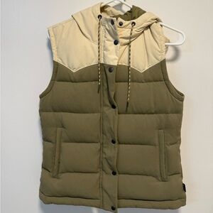 Patagonia Women's Cream and Olive Puffer Vest